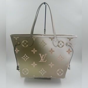 NWT Limited Edition Louis Vuitton Sunset Kahki neverful MM